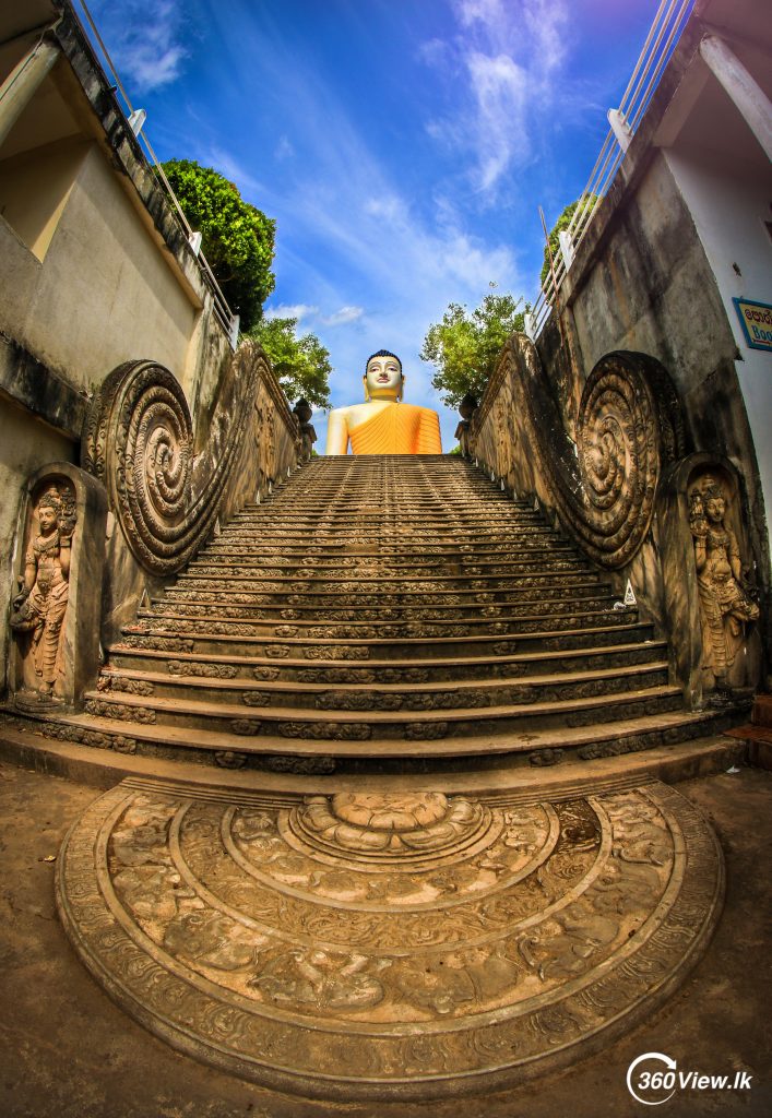 Big Buddha statue at the Kande Vihara Temple