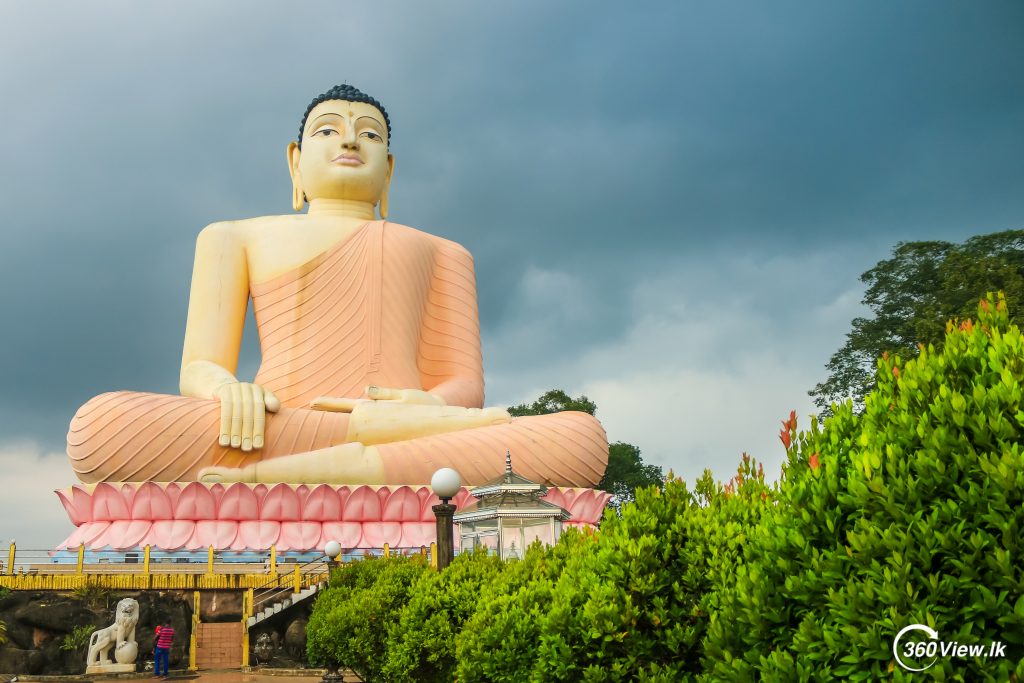 Big Buddha statue at the Kande Vihara Temple