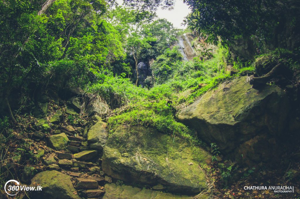 Road to Ravana Cave