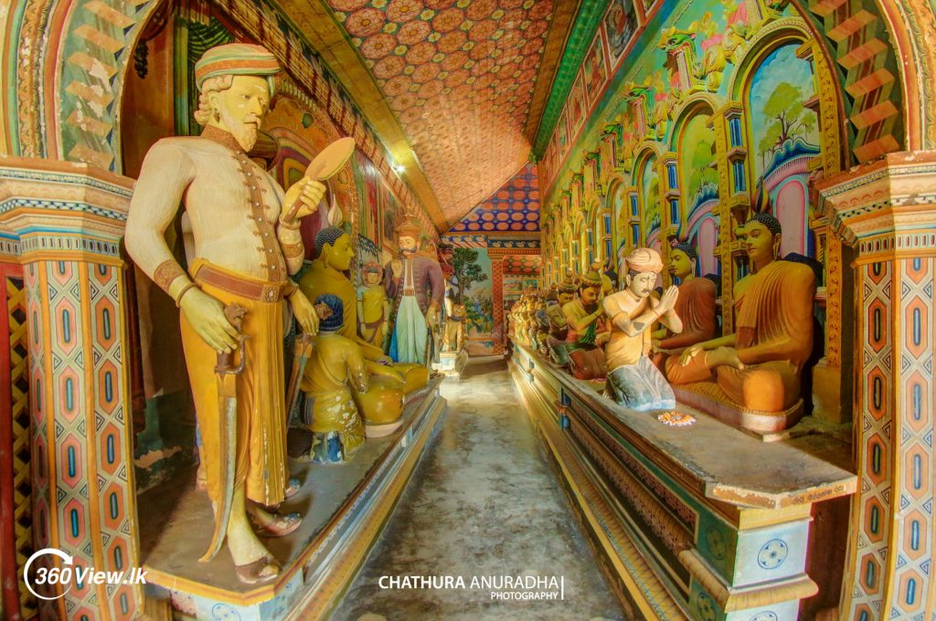 Interior view of Wewrukannala Viharaya - Inside of the Temple (Budu Geya)