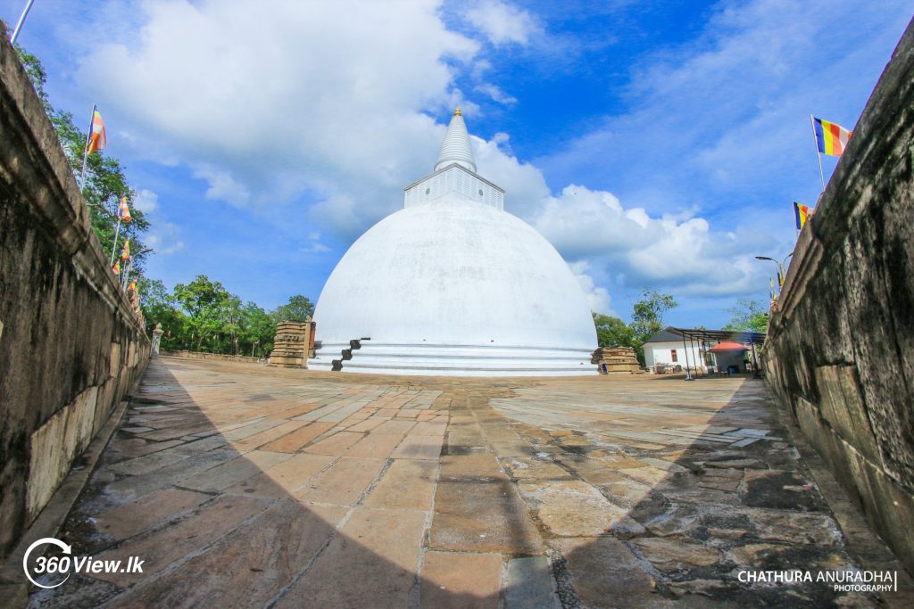 Full View of Mirisawetiya Stupa