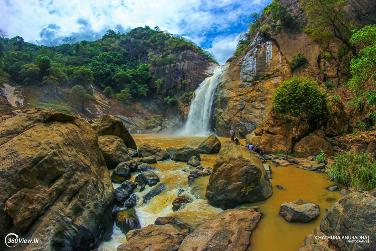 Dunhinda Falls