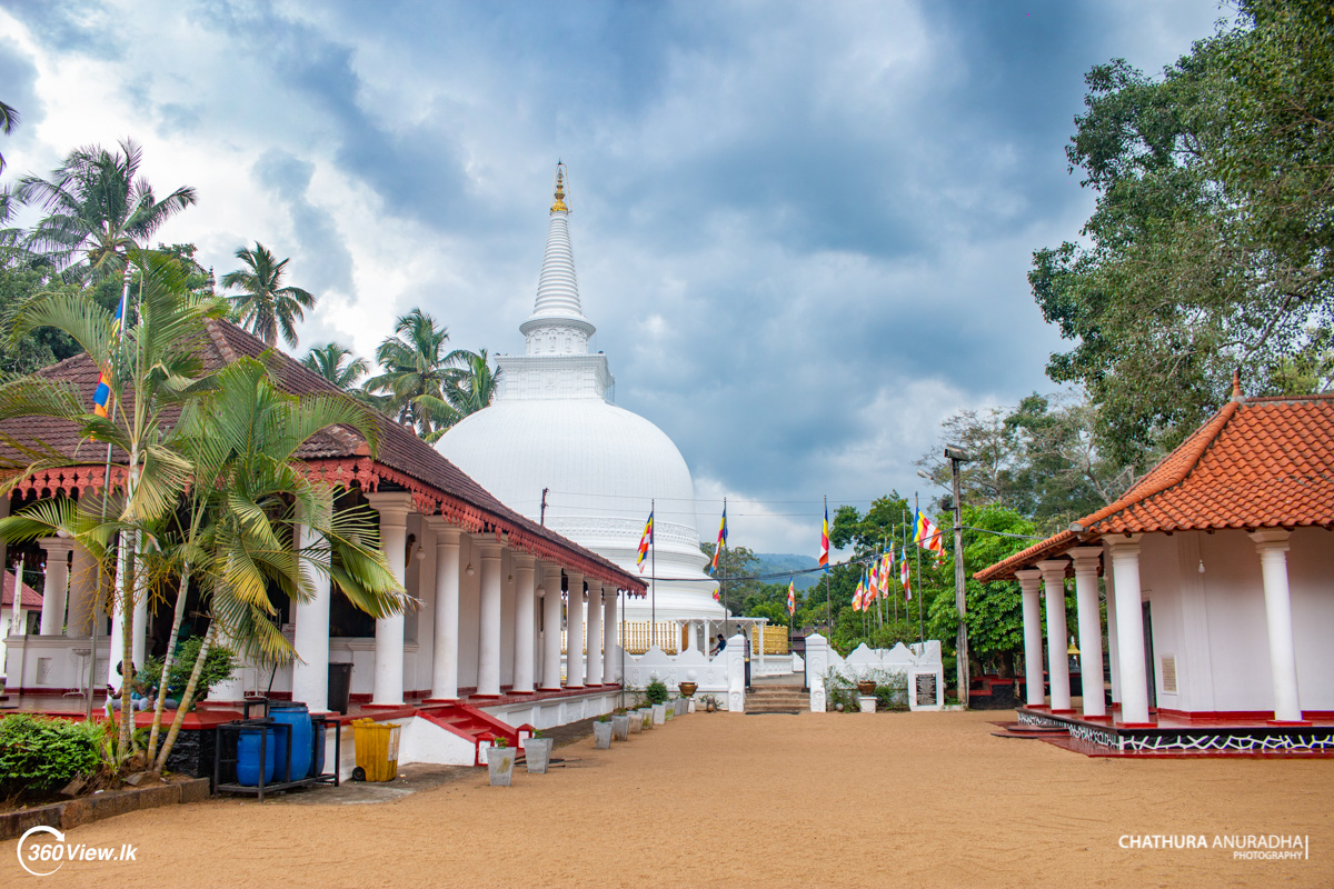 Muthiyangana Raja Maha Viharaya at Badulla