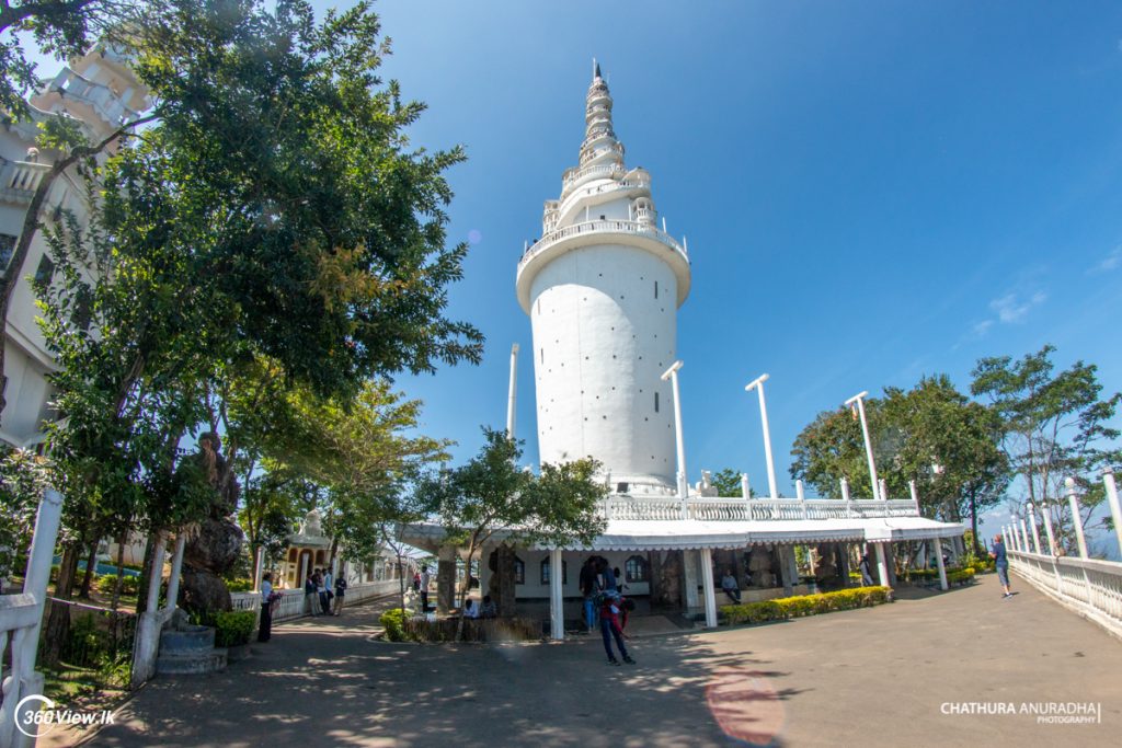 Ambuluwawa Tower at Gampola